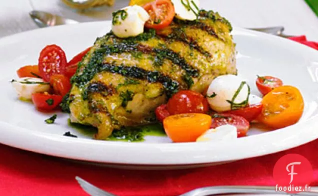 Poulet Grillé à l'Ail et au Basilic avec Salsa Caprese