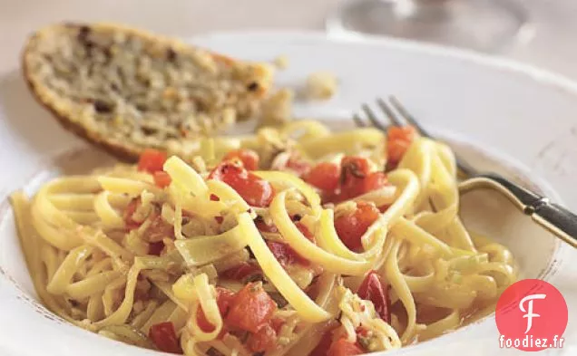 Linguine Aux Poireaux Épicés Et Sauce Tomate