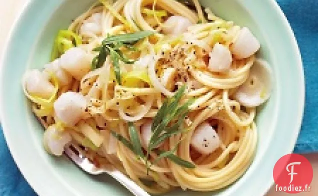Spaghetti Aux Pétoncles De Laurier, Poireaux Et Estragon