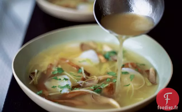 Soupe de Pétoncles et Champignons au Gingembre et Poireaux