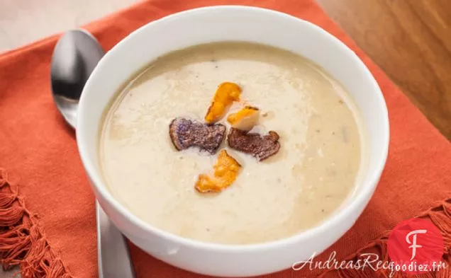 Soupe De Pommes De Terre Et poireaux Au Miel De Truffe Blanche