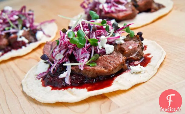 Tacos de Canard avec Salsa aux Cerises Chipotles et Fromage de Chèvre Émietté