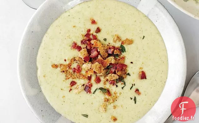 Soupe de Pommes de Terre, Poireaux et Brocoli avec Miettes de Pancetta