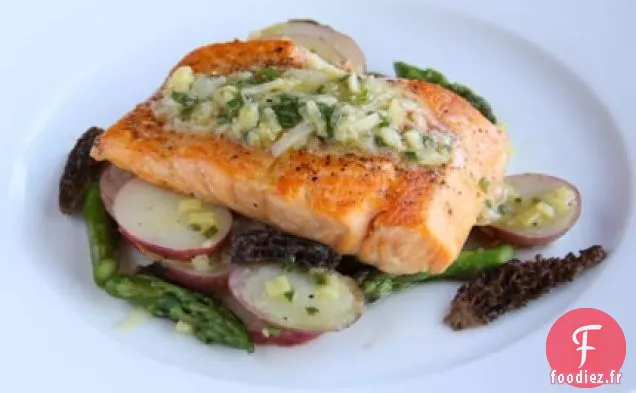 Omble Chevalier Avec Salade De Pommes De Terre Et Morilles Et Vinaigrette Aux Poireaux