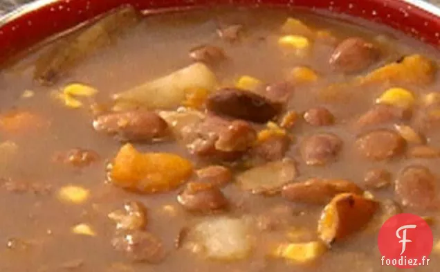 Ragoût de pommes de terre et de maïs fumé de l'Idaho