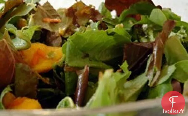 Salade mesclun et mangue avec vinaigrette carottes et gingembre