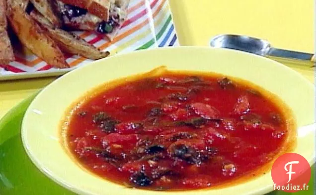 Soupe aux tomates et aux épinards