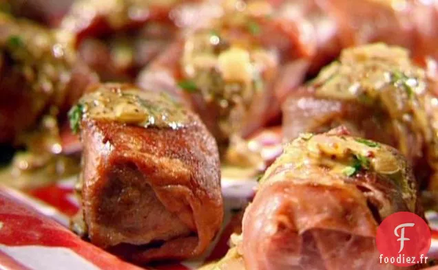 Cubes de bœuf enrobés de prosciutto et sauce à la moutarde
