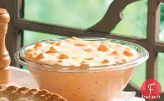 Salade de gélatine crémeuse et fruitée