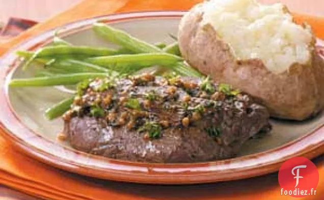 Steaks de filet mignon en sauce