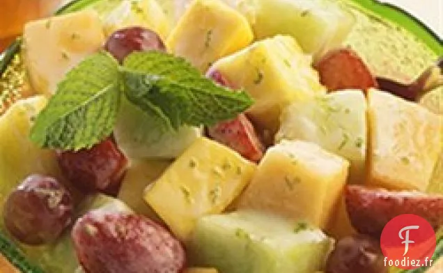 Salade de fruits avec vinaigrette menthe, miel et citron vert