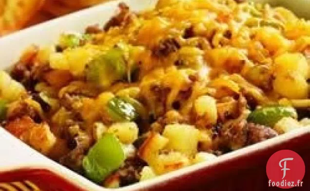 Poêlée de petit-déjeuner aux saucisses et aux pommes de terre