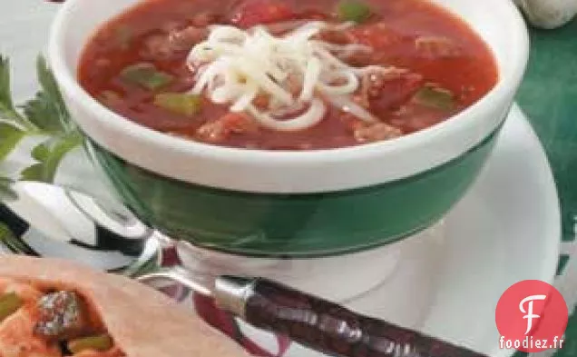 Soupe de tomates et de saucisses