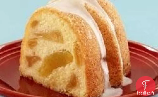 Gâteau Bundt aux pommes saupoudré de sucre