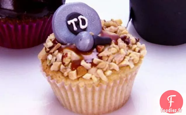 Noix pour cupcakes au beurre de cacahuète fourrés au caramel salé
