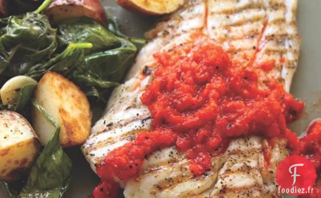 Mahimahi Grillé Avec Sauce Au Poivron Rouge