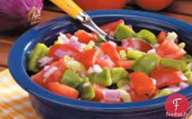 Salade de tomates et poivrons verts