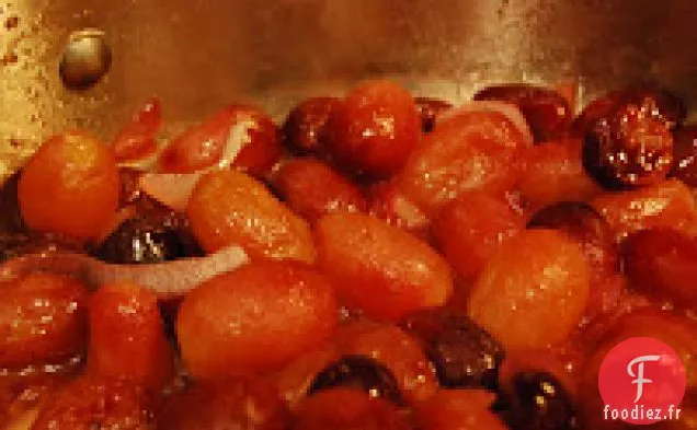 Saucisse Rôtie À L'Heure De La Sieste Aux Raisins Et À L'Oignon