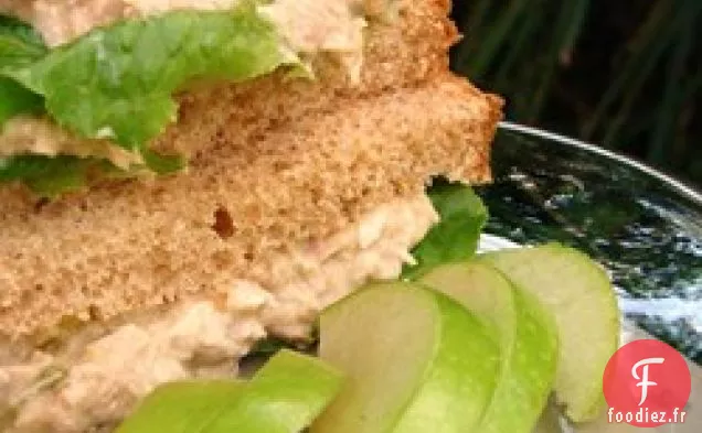 Garniture pour sandwich à la célèbre salade Waldorf au thon de Darra