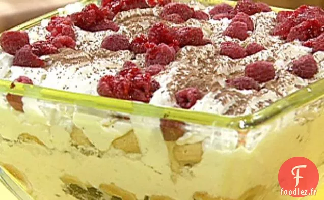 Bagatelle à la crème fouettée aux amandes et au chocolat