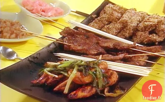 Soirée barbecue à la japonaise : poulet yakitori, bœuf au gingembre et soja, ahi poêlé aux 5 épices et sésame