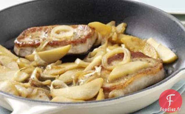 Côtelettes de porc à l'oignon et aux pommes