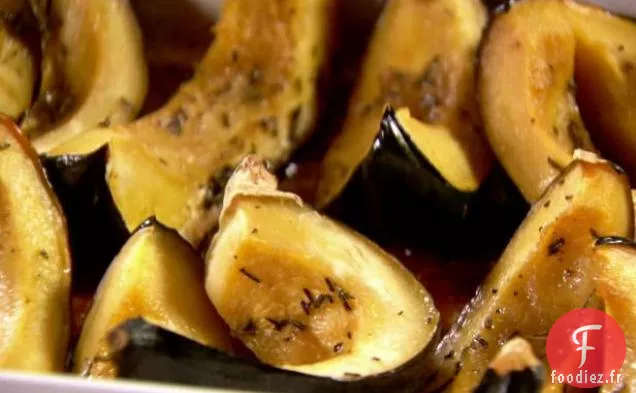Quartiers de courge poivrée au romarin rôti sucré