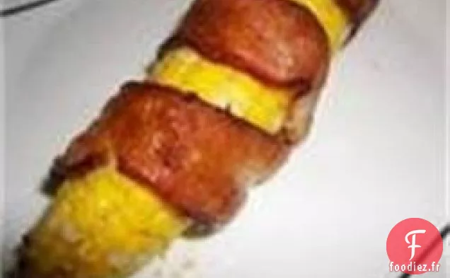 Épi de maïs grillé enrobé de bacon