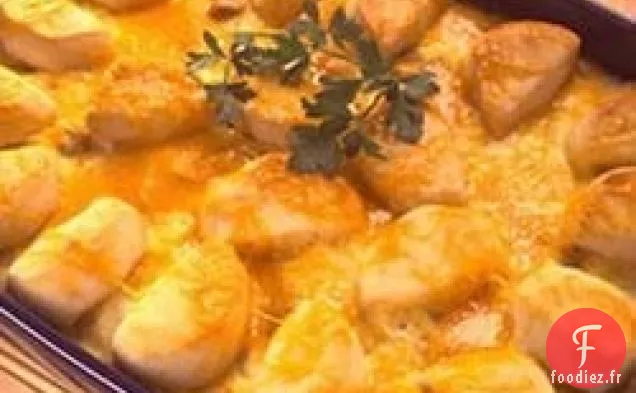 Casserole de petit-déjeuner garnie de biscuits