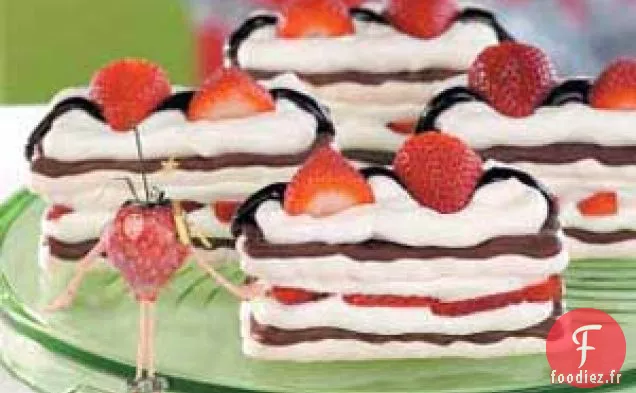 Desserts meringués aux fraises