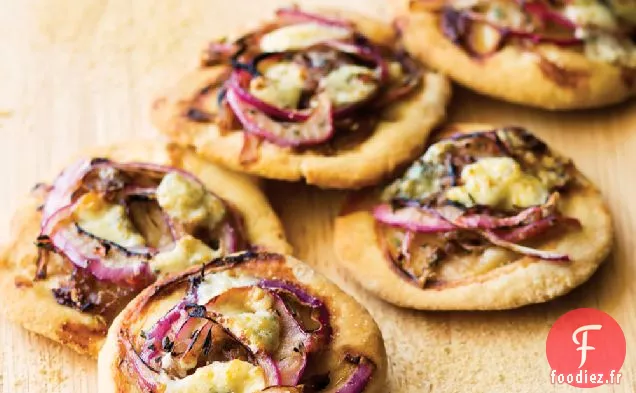 Pain Plat à l'Oignon Rouge et au Gorgonzola