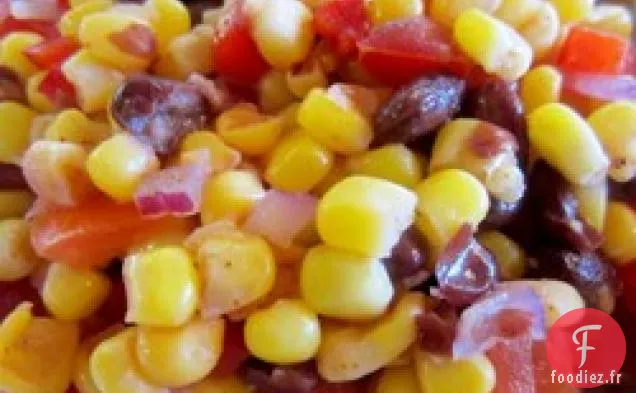 Salade de haricots noirs et de maïs blanc