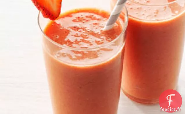 Smoothie à la limonade et aux fraises