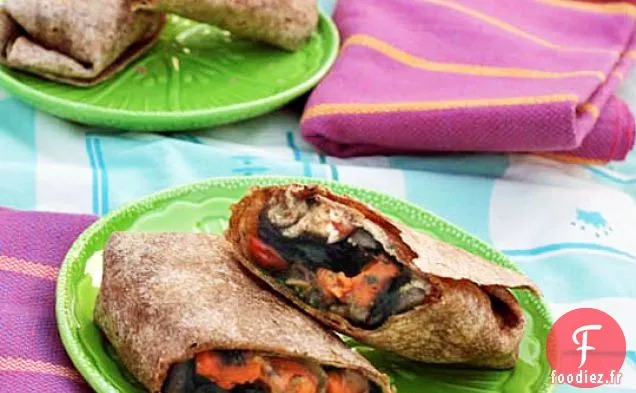 Wraps De Patates Douces Rôties Avec Oignons Caramélisés Et Pesto