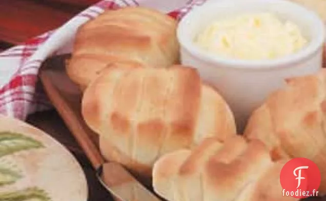 Rouleaux en éventail à la crème sure