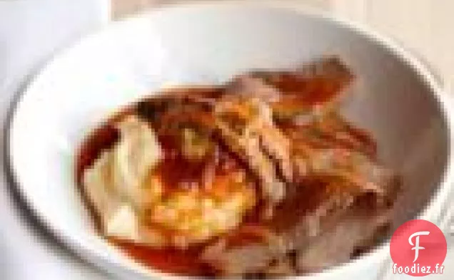 Poitrine Braisée Avec Sauce À La Bière Et À L'Oignon