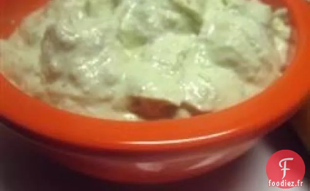 Trempette crémeuse à l'avocat et au ranch