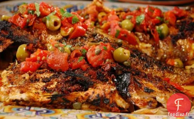 Vivaneau entier avec salsa de Vera Cruz grillée