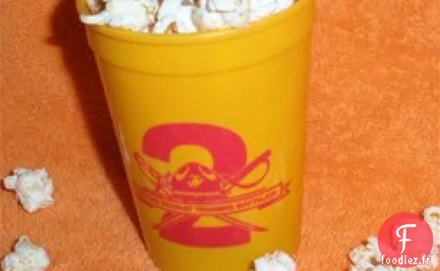 Popcorn fait maison avec assaisonnement au chili