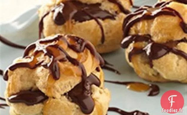 Choux à la crème au chocolat noir et au caramel