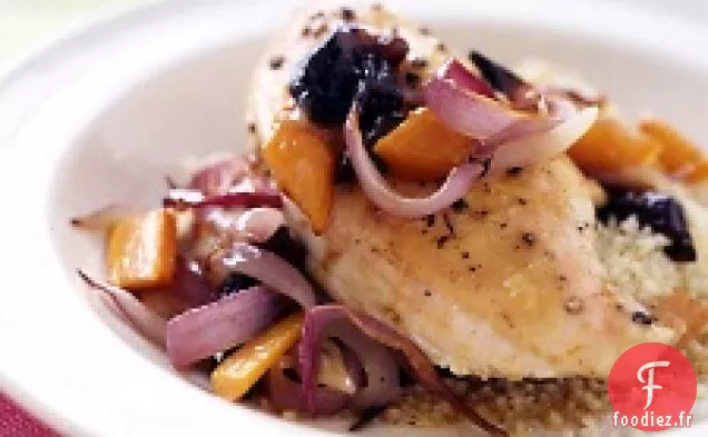 Poitrines De Poulet Rôties Aux Carottes Et Oignons