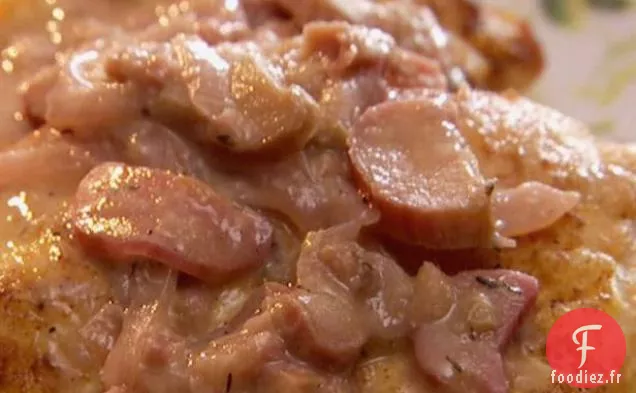 Poulet poêlé à la rhubarbe et aux oignons