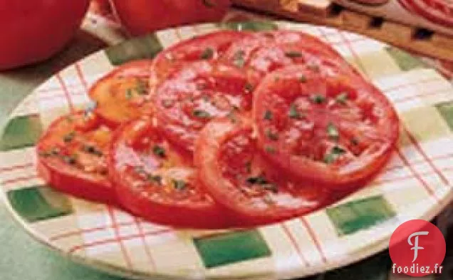 Salade simple de tomates marinées