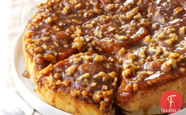 Petits pains collants à la cannelle et aux noix