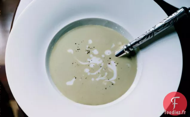 Soupe Crémeuse À l'Oignon de Printemps