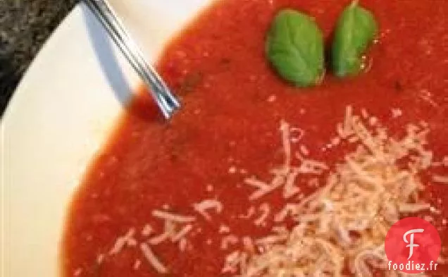Soupe de tomates au parmesan et au basilic