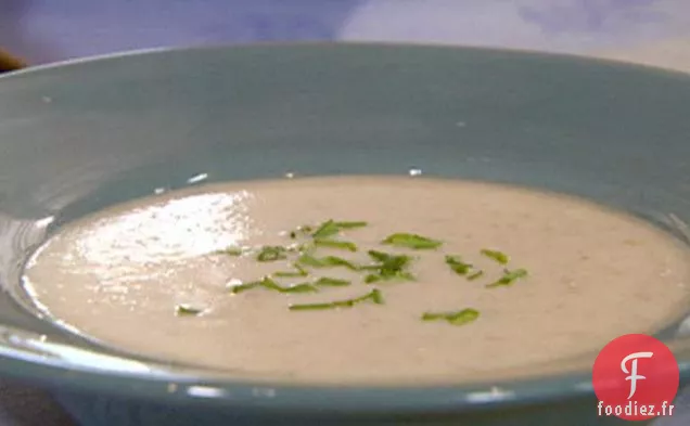 Vichyssoise à la crème sure et à la ciboulette