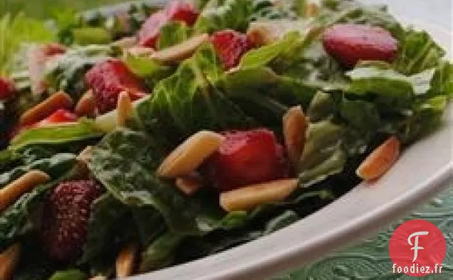 Salade de fraises fraîches aux noix
