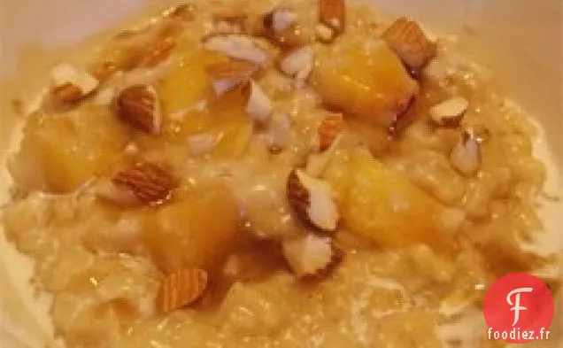 Gruau coupé en acier aux pêches et à la crème