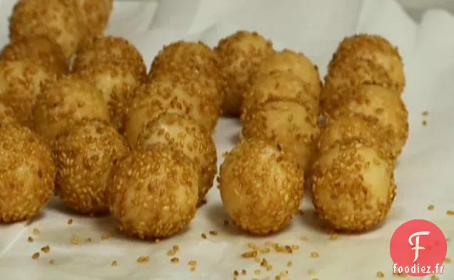 Mochi croustillant au sésame et au caramel XO